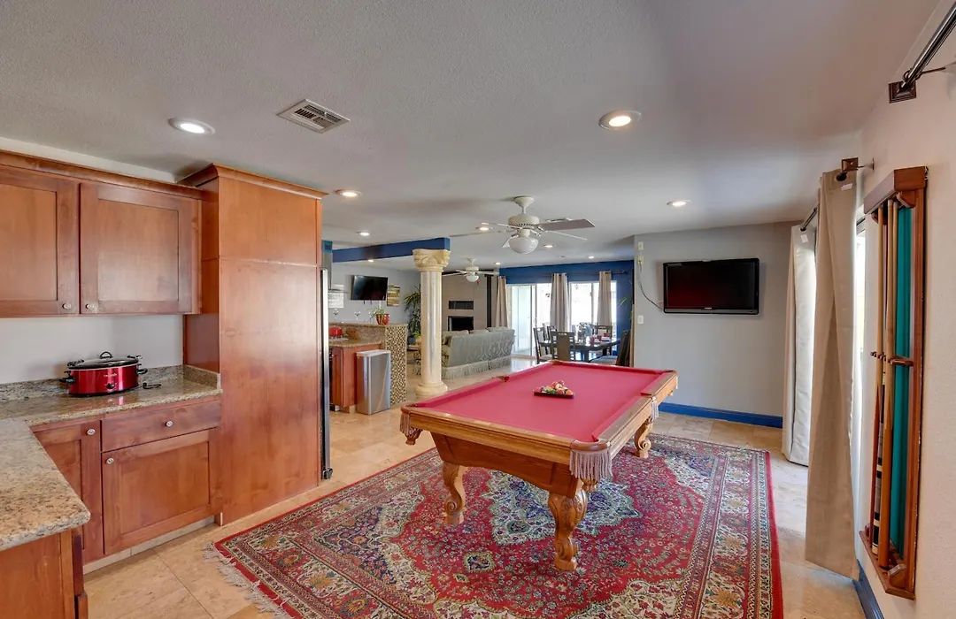 Elegant Home W/ Pool Table: 3 Mi To Vegas Strip!-1