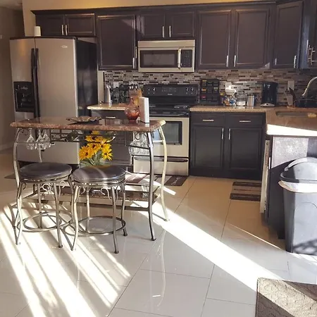 Beautiful 3 Bed/2 Bath Cozy Get Away Home-3